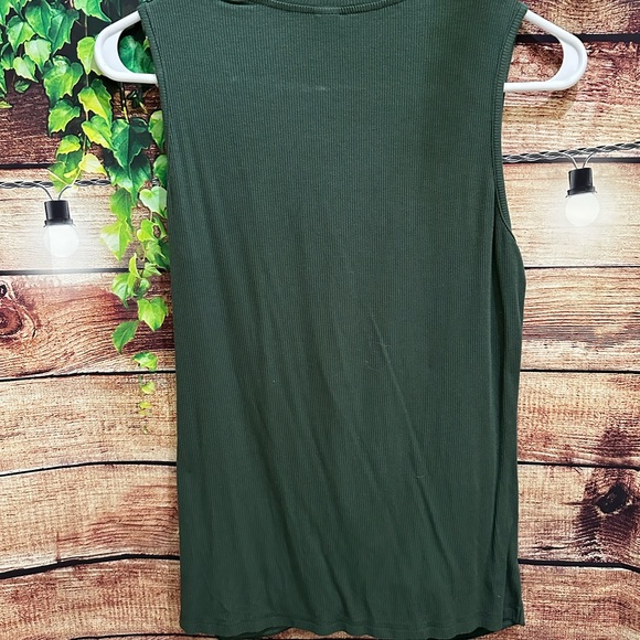 Elegant Forest Green Knot Tank Top - Picture 3 of 3